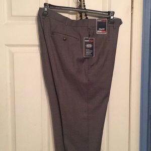Men’s Roundtree and York Slacks